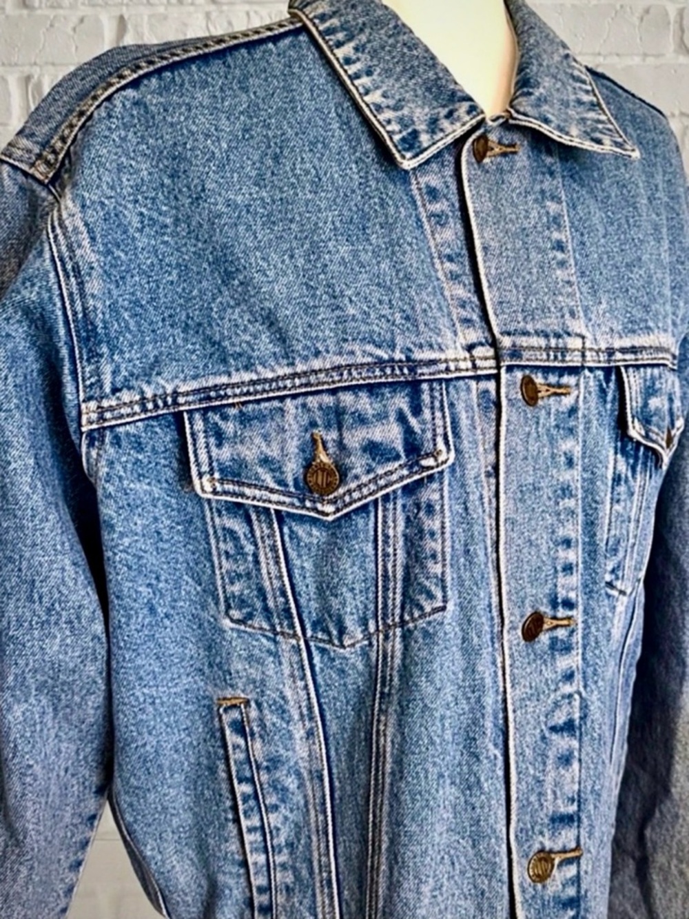 Vintage 90s Looney Tunes Denim Trucker Jacket Taz WB Studio Store M - Picture 5 of 13